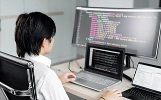 成都 ,php声明和调用变量的符号是什么？